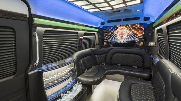cheyenne sprinter limo rental rental