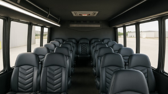 thornton 28 passenger minibus